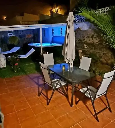 La Casa De Lucy & Karin Holiday home